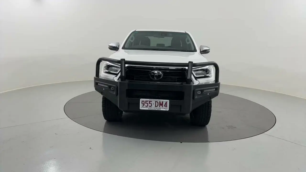 2021 Toyota Hilux Image 2