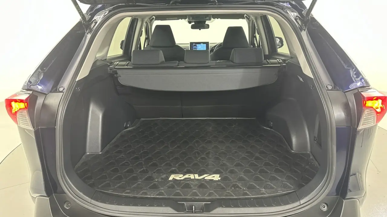 2019 Toyota RAV4 Image 13