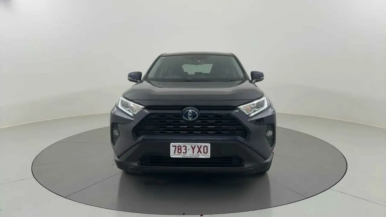 2019 Toyota RAV4 Image 2