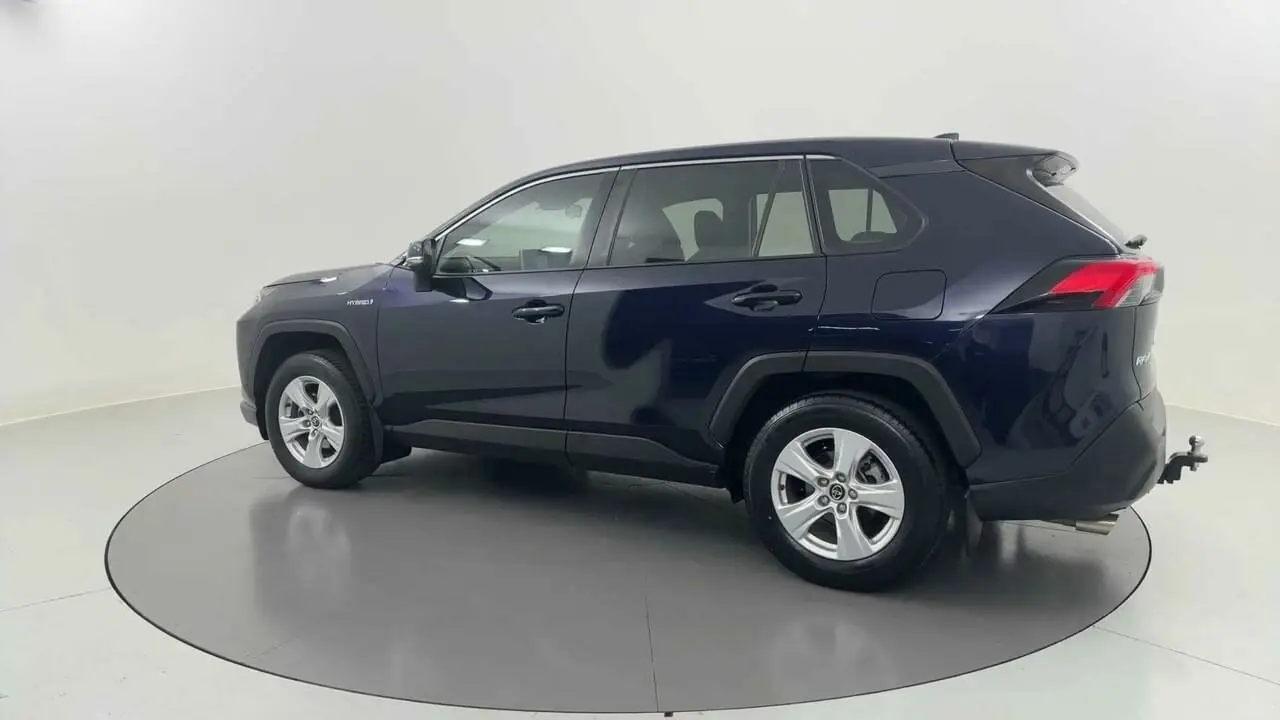 2019 Toyota RAV4 Image 4