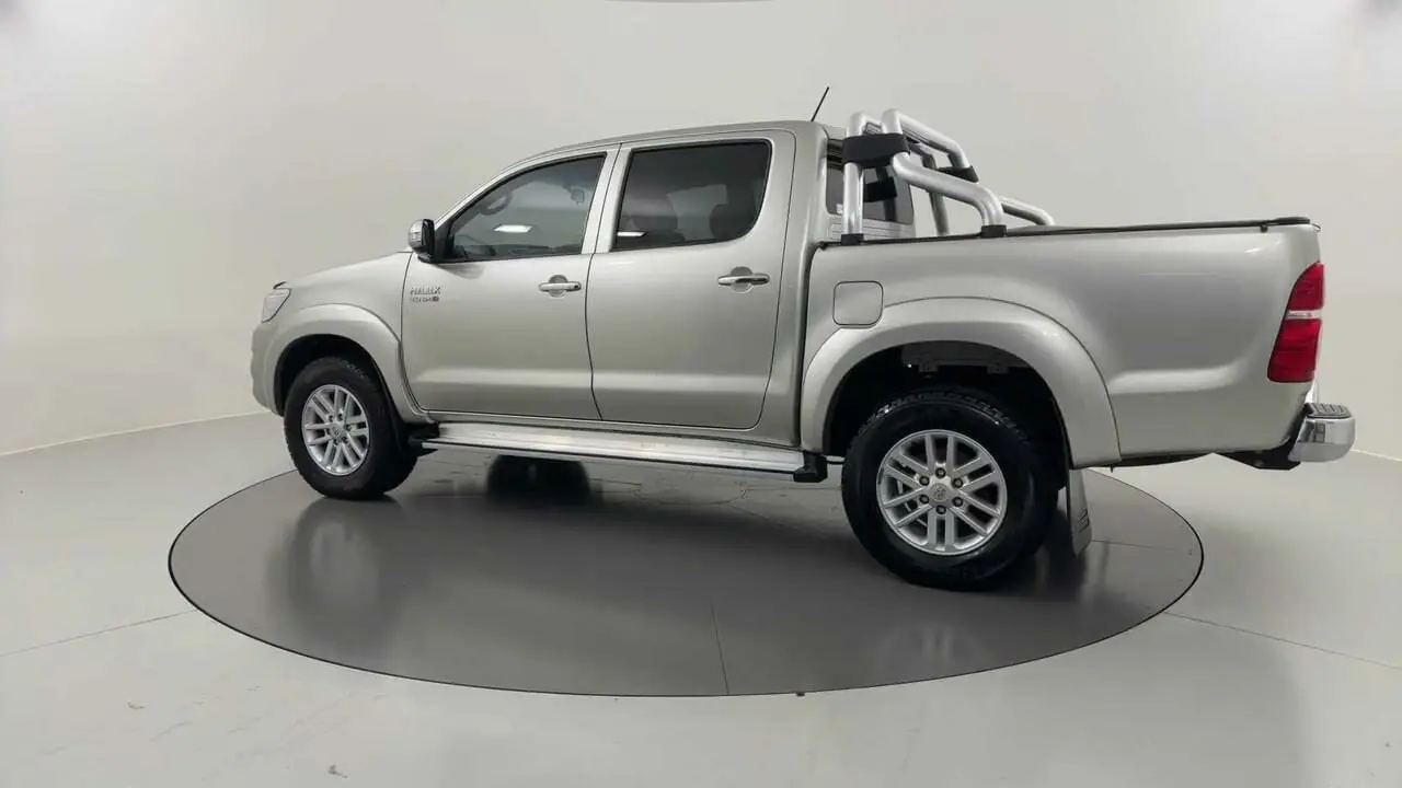 2013 Toyota Hilux Image 4