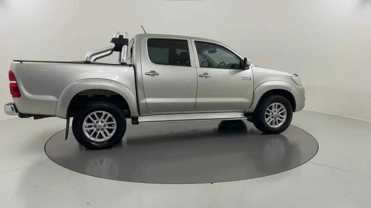 2013 Toyota Hilux Image 7