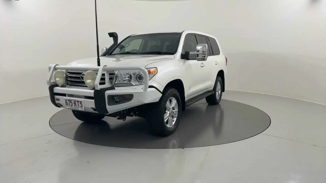 2014 Toyota Landcruiser Image 1