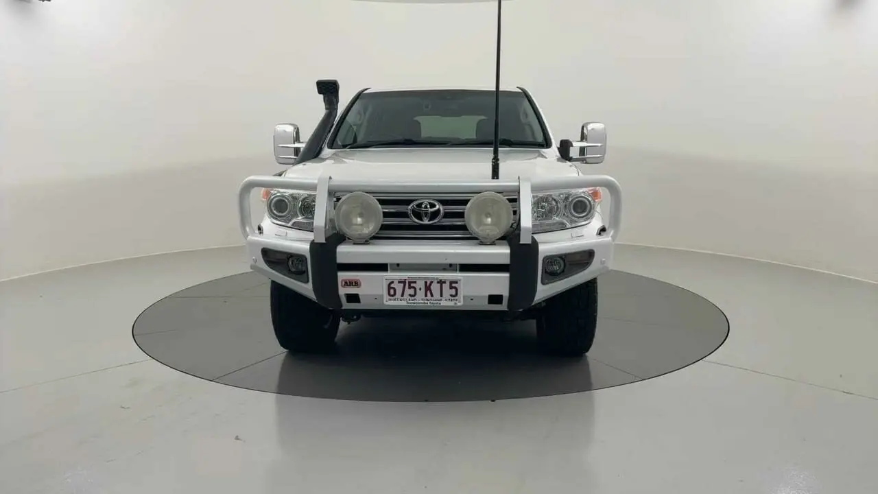 2014 Toyota Landcruiser Image 8