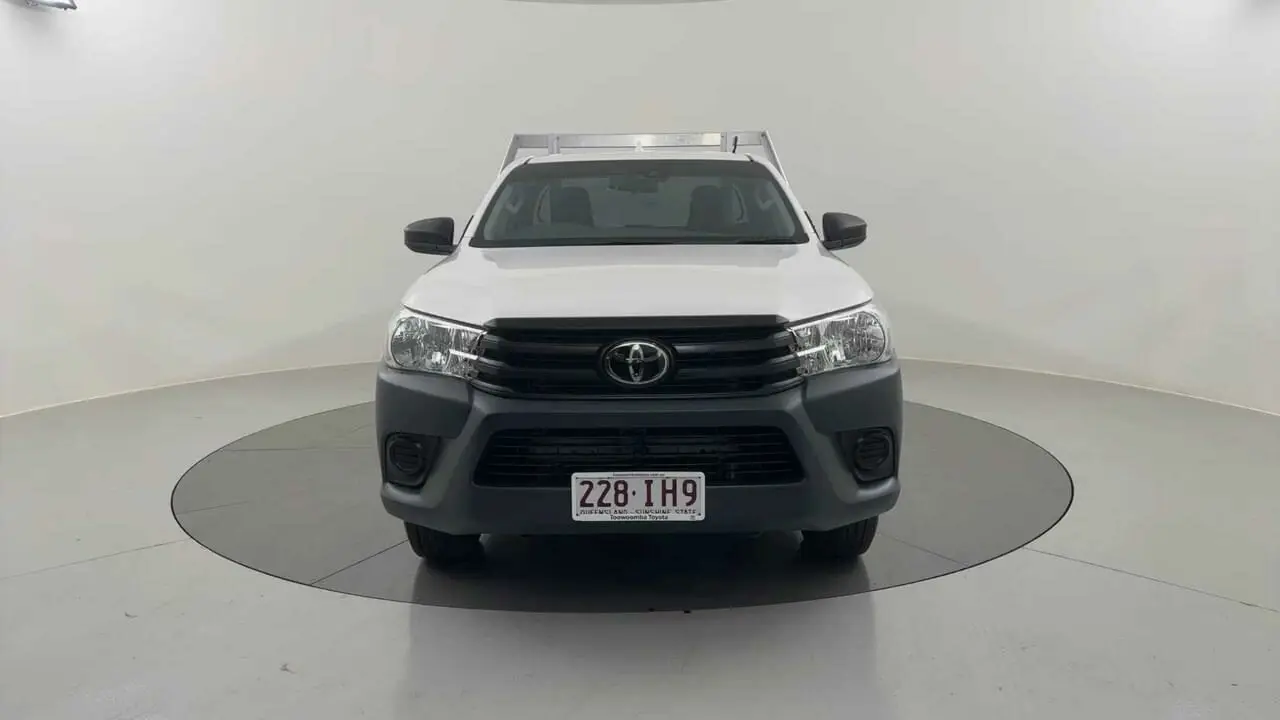 2023 Toyota Hilux Image 2