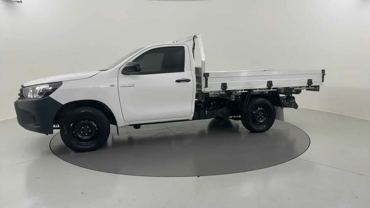 2023 Toyota Hilux Image 3