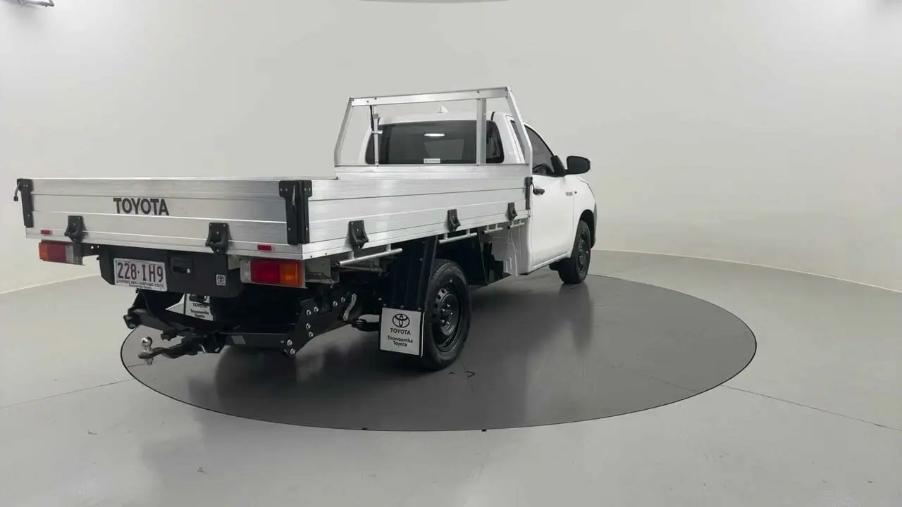 2023 Toyota Hilux Image 6