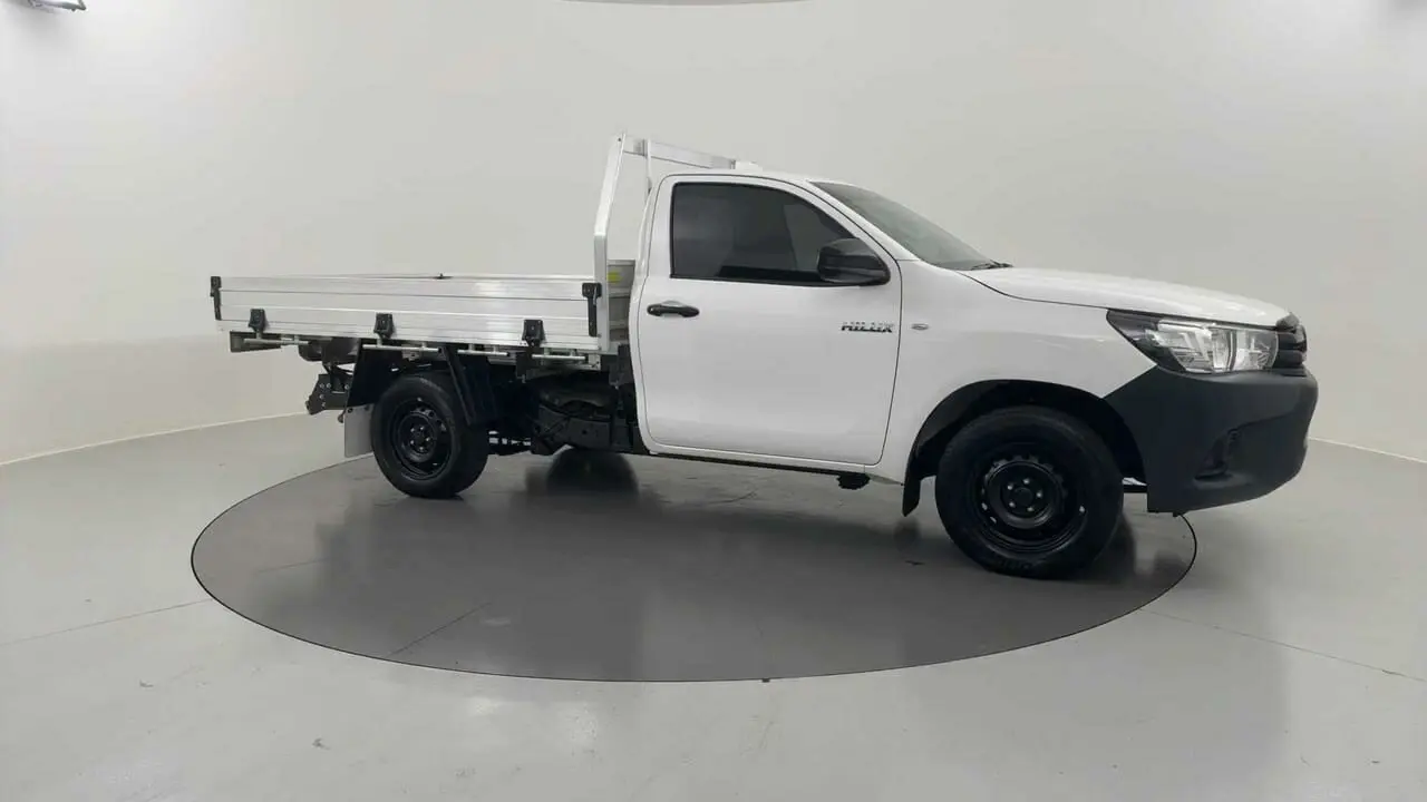 2023 Toyota Hilux Image 8