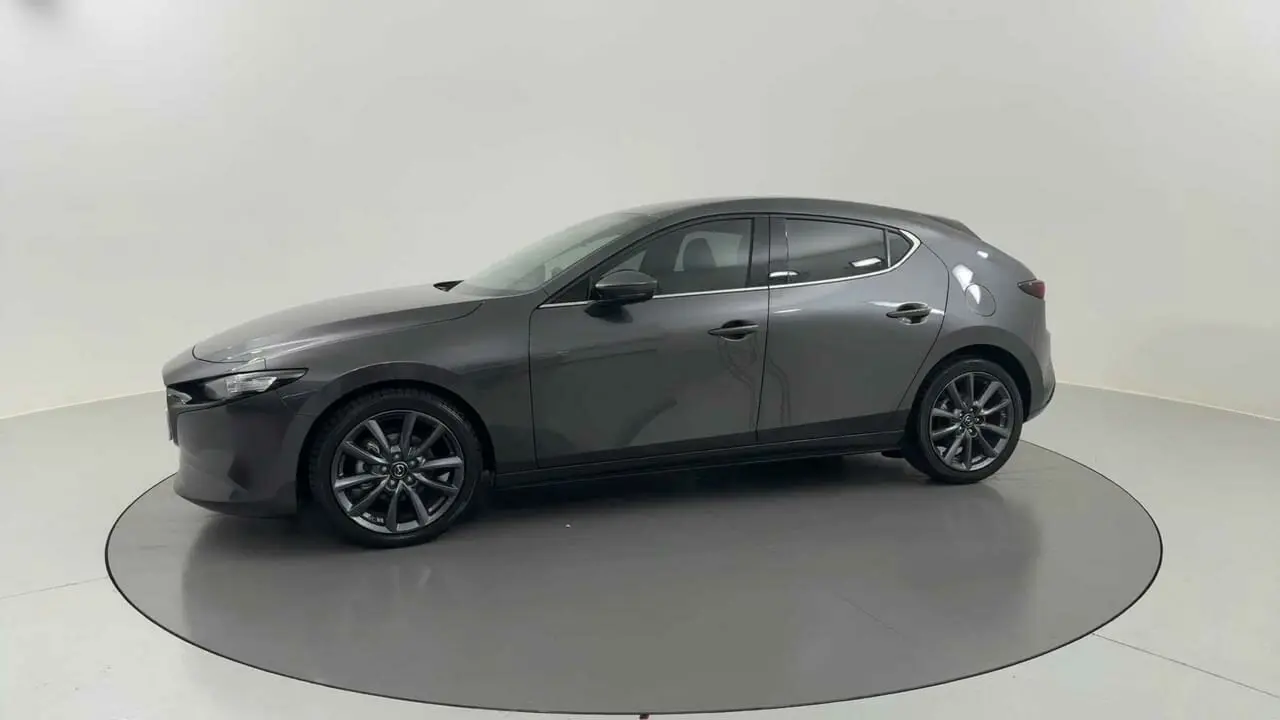 2021 Mazda 3 Image 3