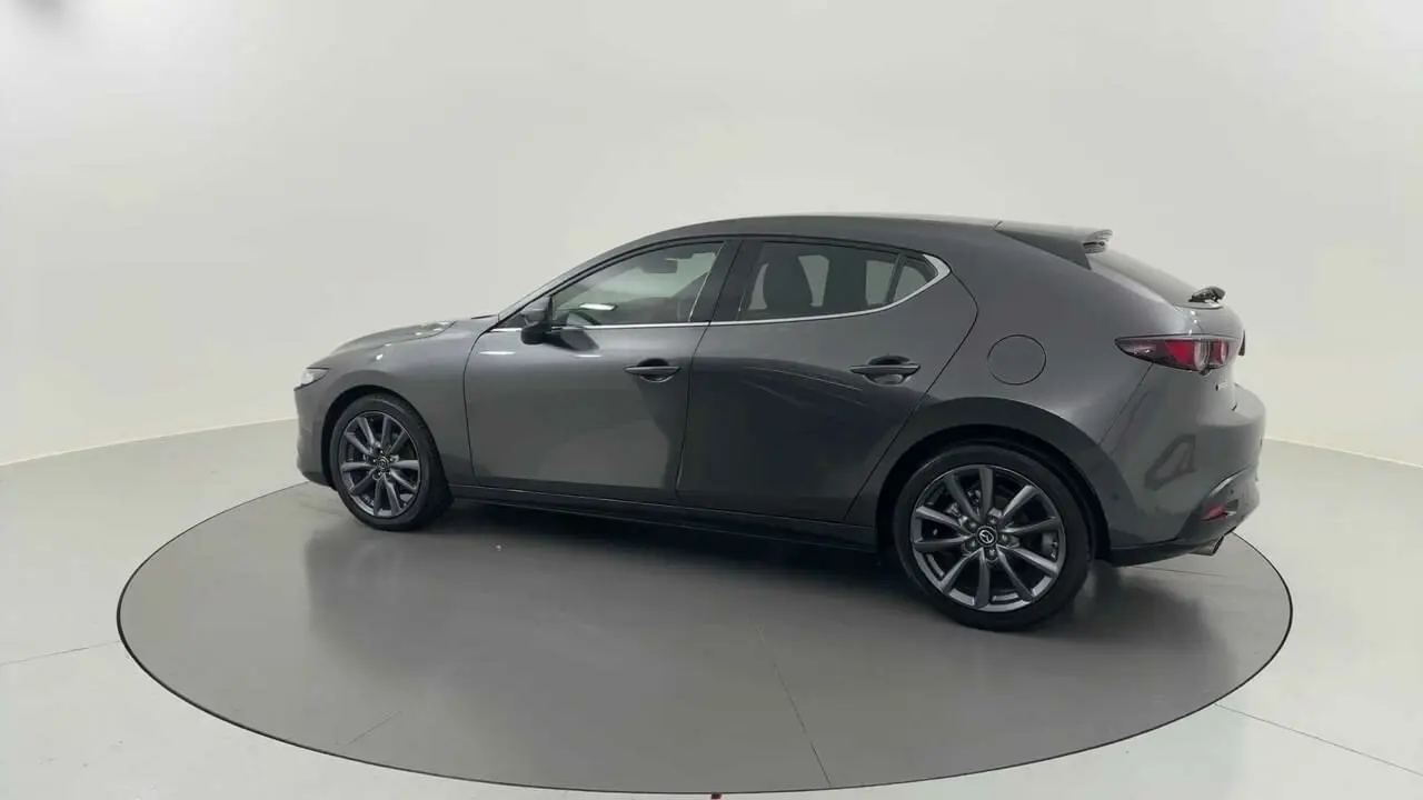 2021 Mazda 3 Image 4