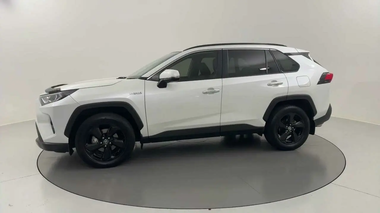 2021 Toyota RAV4 Image 3