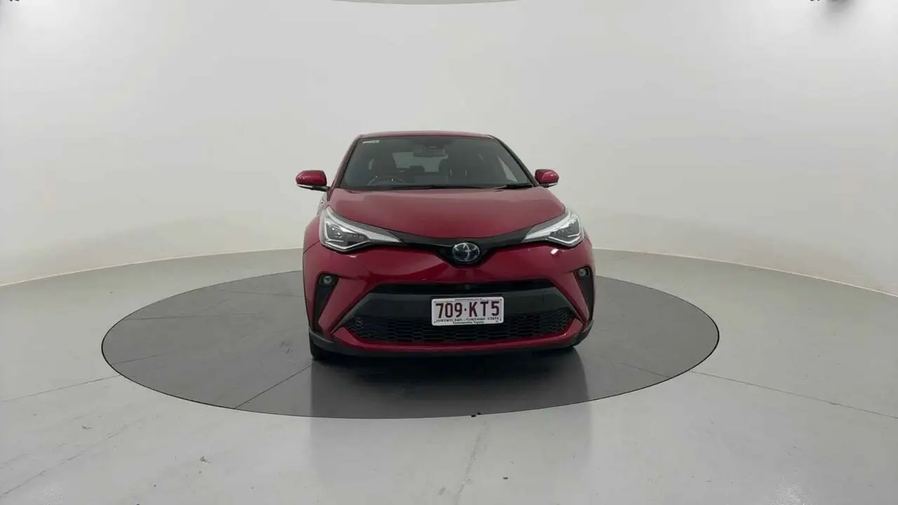 2020 Toyota C-HR Image 2