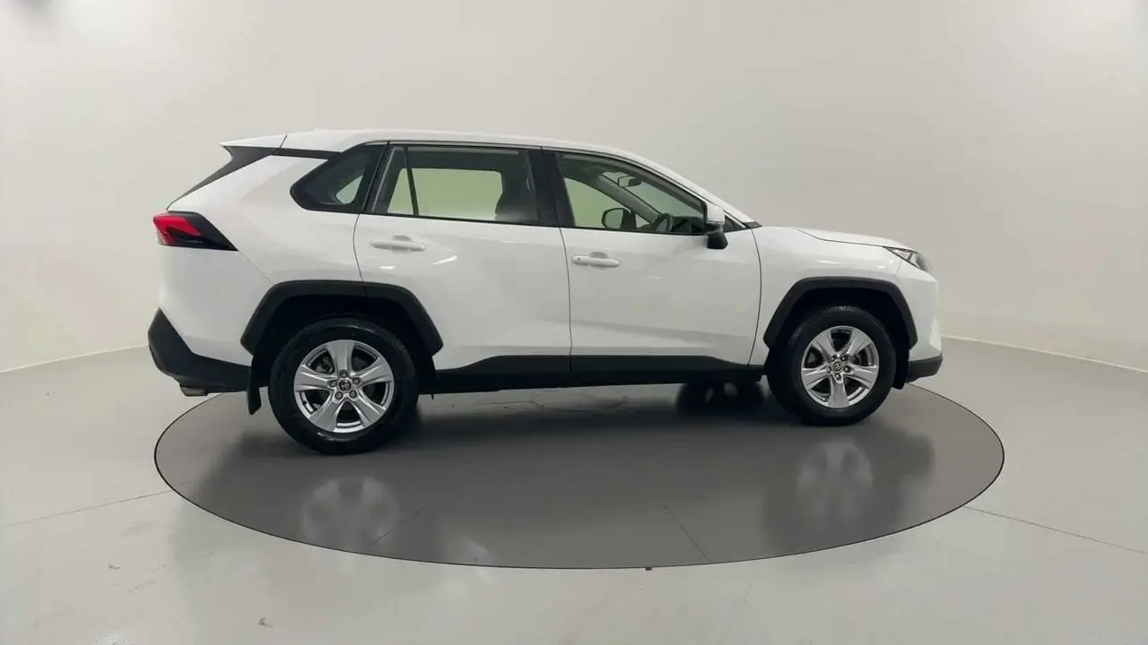 2020 Toyota RAV4 Image 6