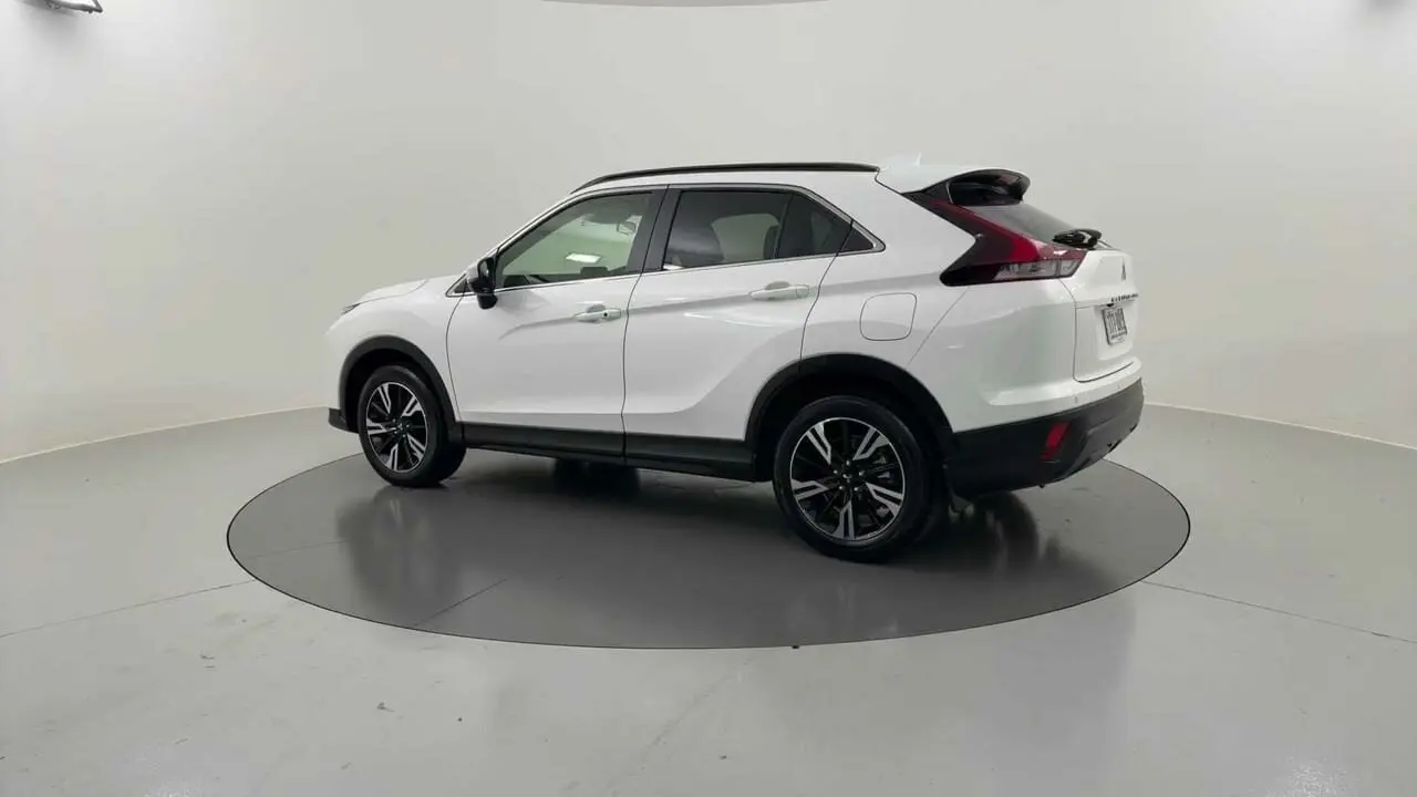 2021 Mitsubishi Eclipse Cross Image 3