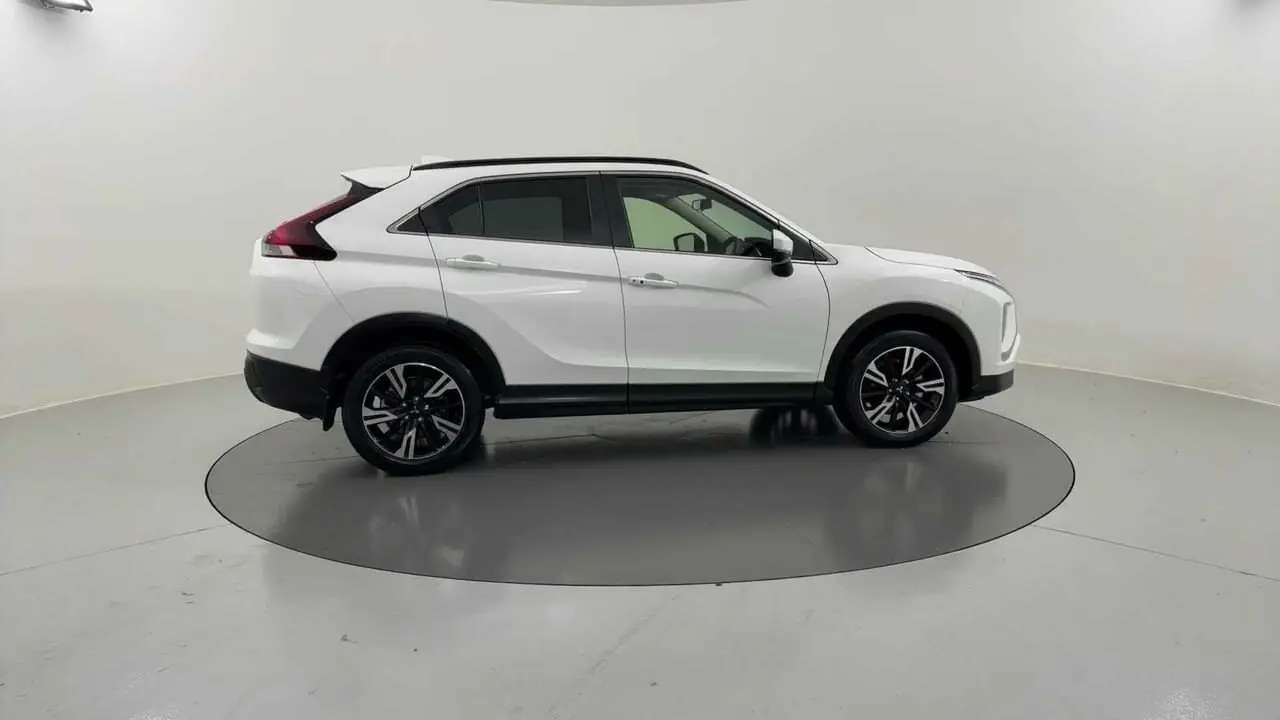 2021 Mitsubishi Eclipse Cross Image 6