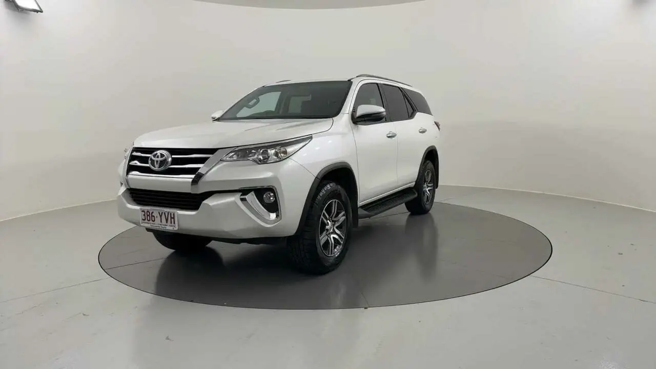 2019 Toyota Fortuner Image 1