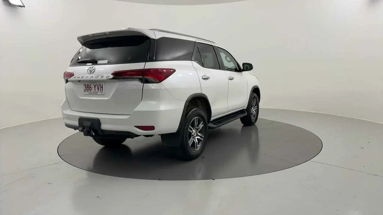 2019 Toyota Fortuner Image 5