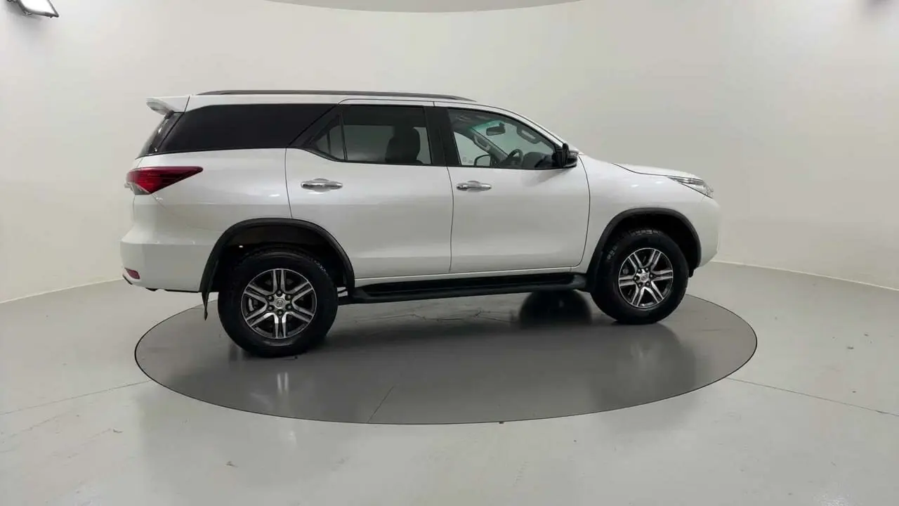 2019 Toyota Fortuner Image 6