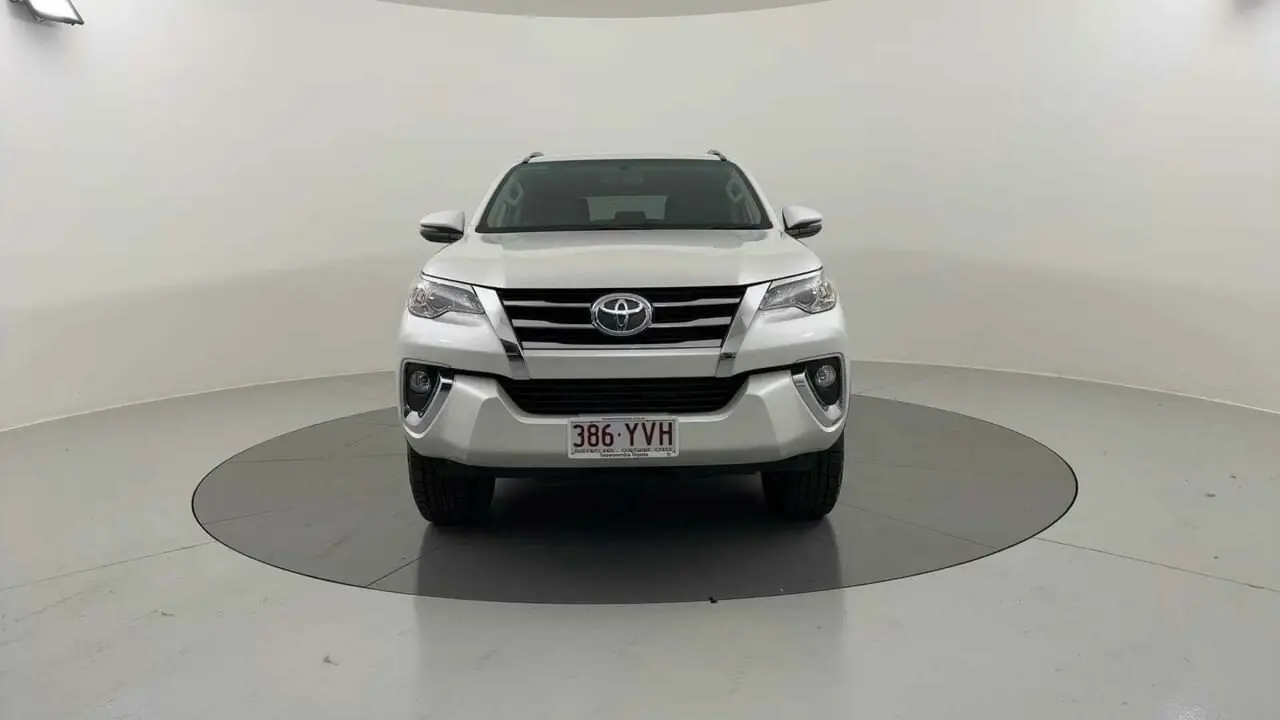 2019 Toyota Fortuner Image 8