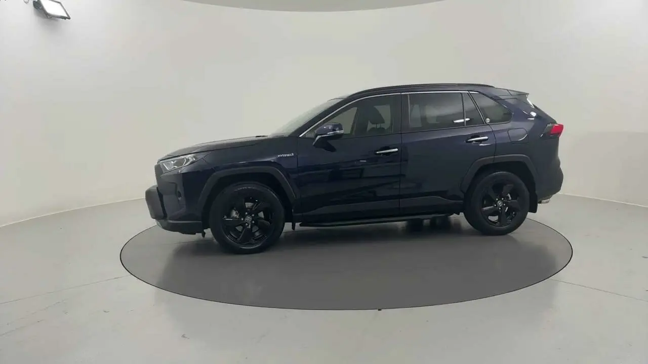 2020 Toyota RAV4 Image 2