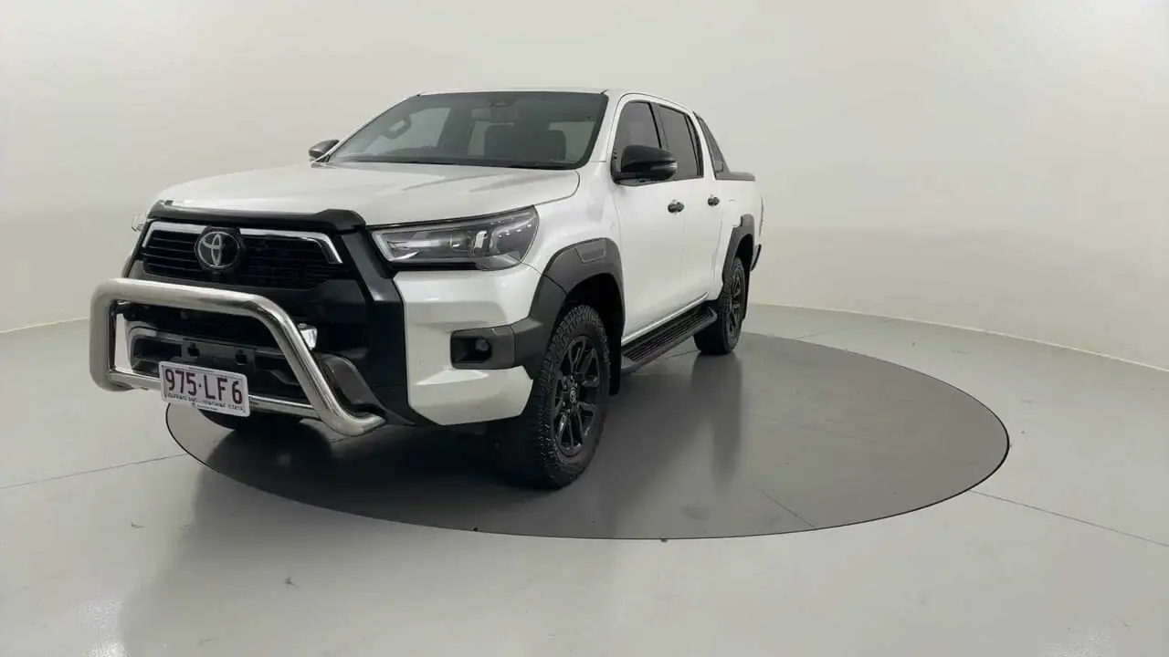 2022 Toyota Hilux Image 1