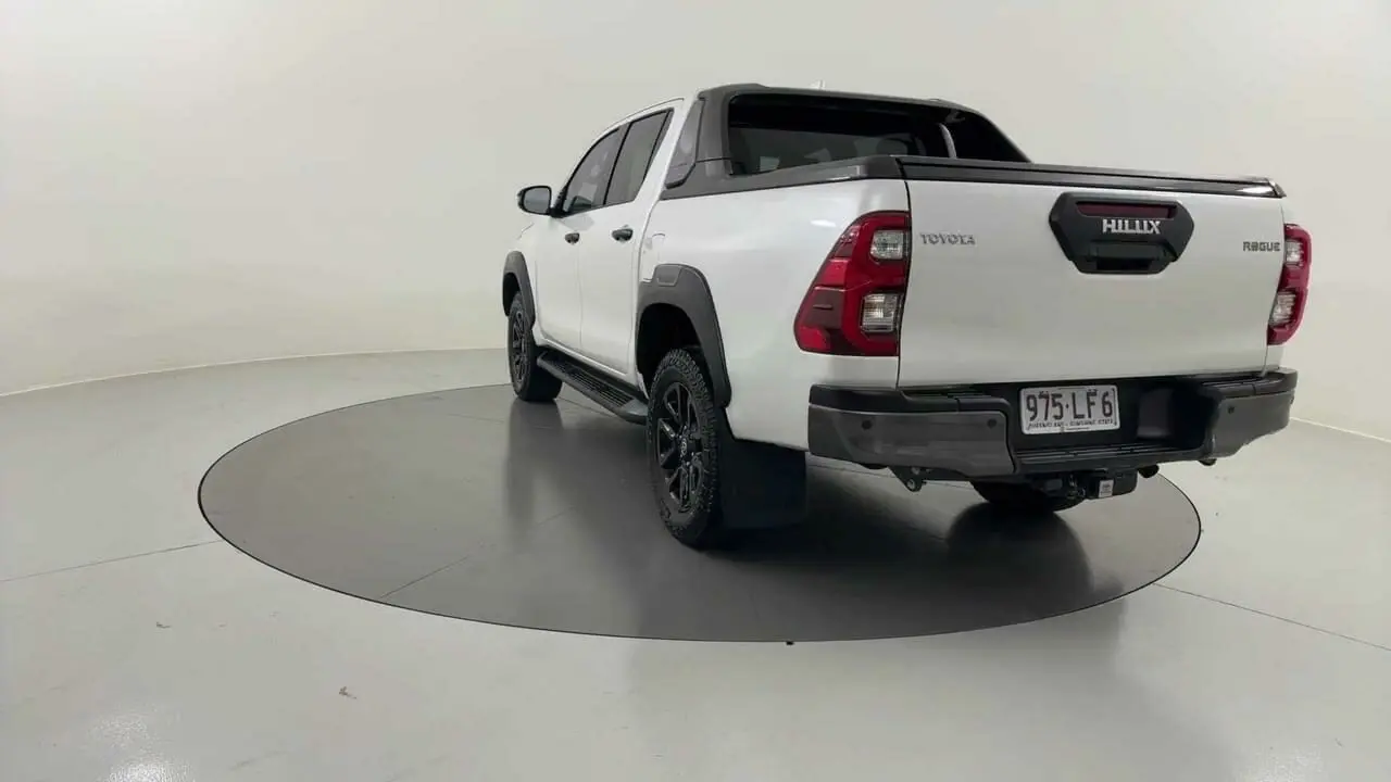 2022 Toyota Hilux Image 4