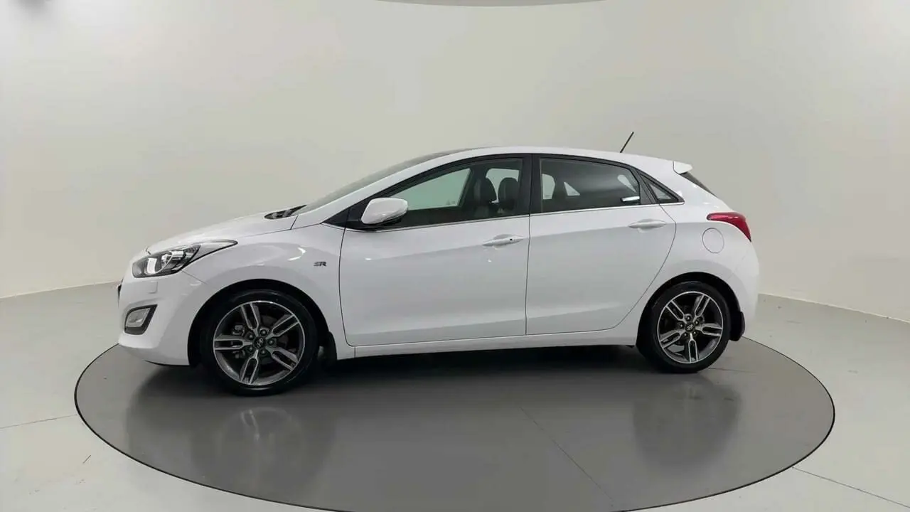 2017 Hyundai i30 Image 2