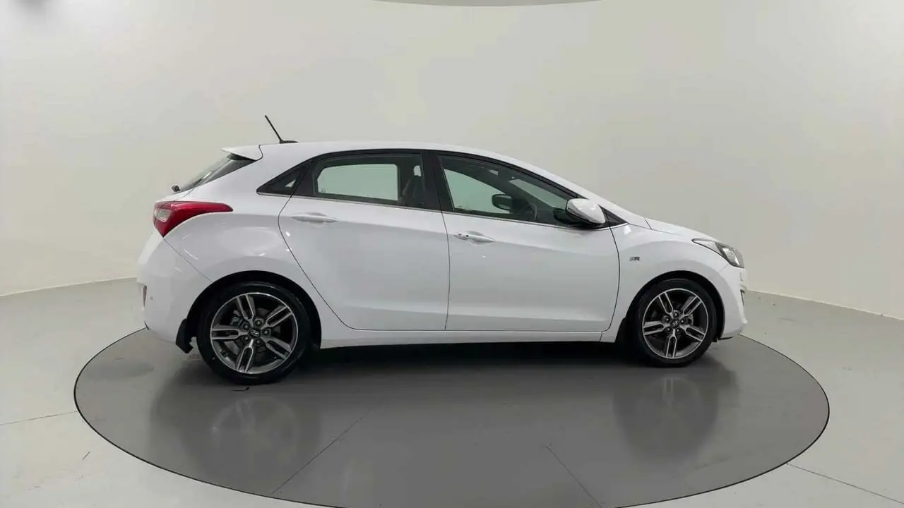 2017 Hyundai i30 Image 6