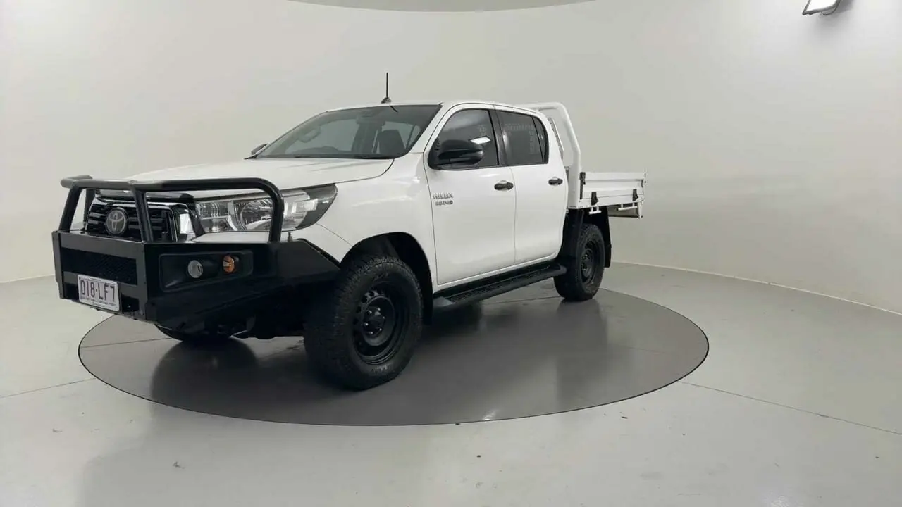 2020 Toyota Hilux Image 1