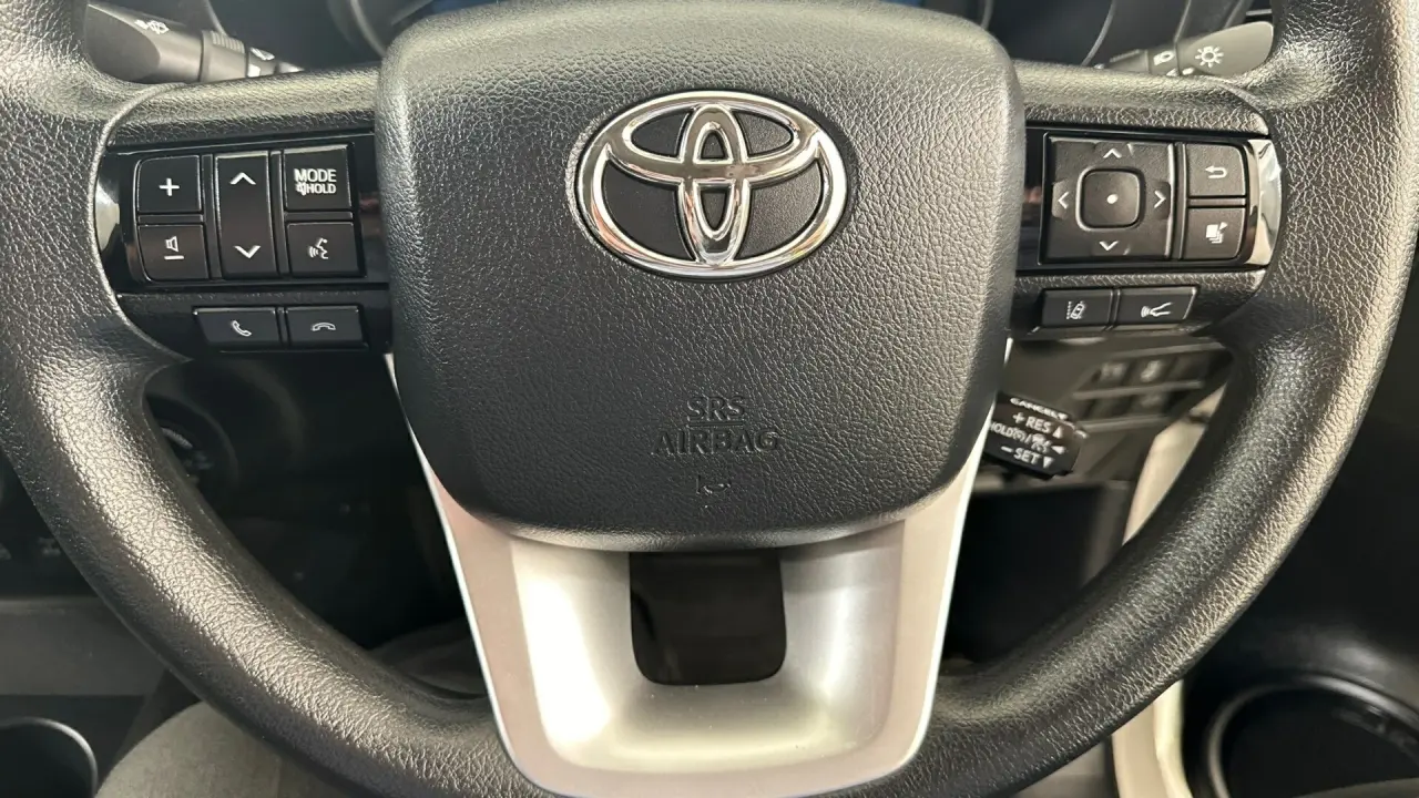 2020 Toyota Hilux Image 14