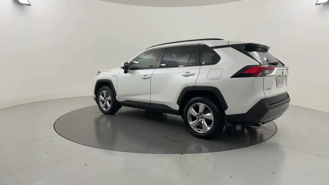 2020 Toyota RAV4 Image 3