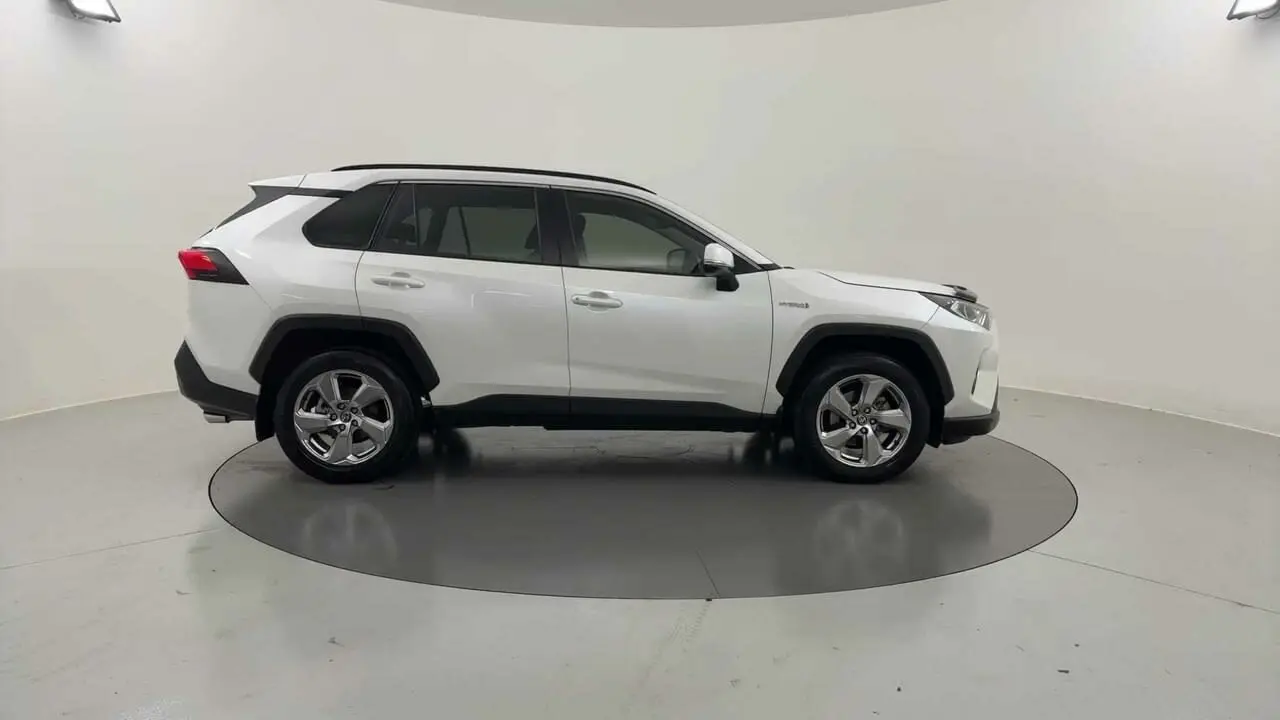 2020 Toyota RAV4 Image 7