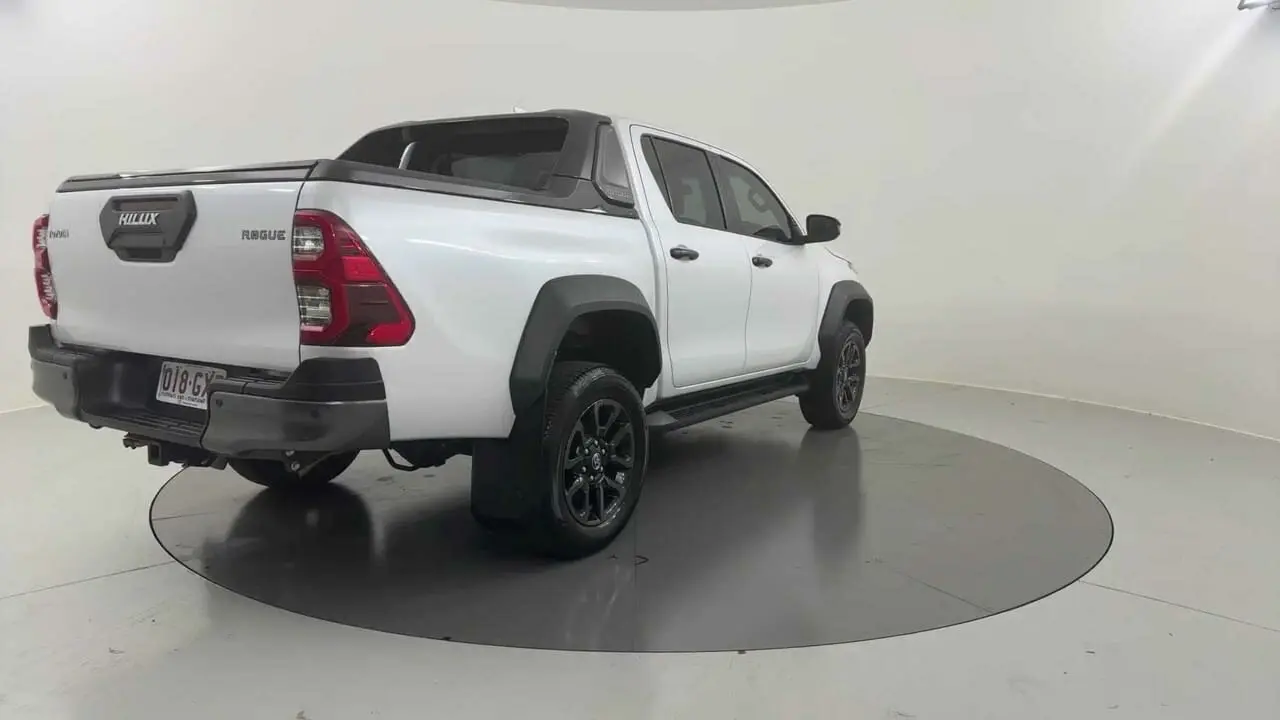 2023 Toyota Hilux Image 4