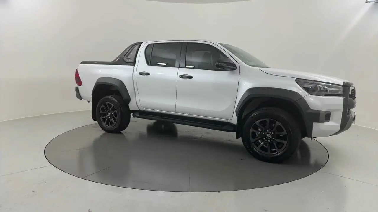 2023 Toyota Hilux Image 7