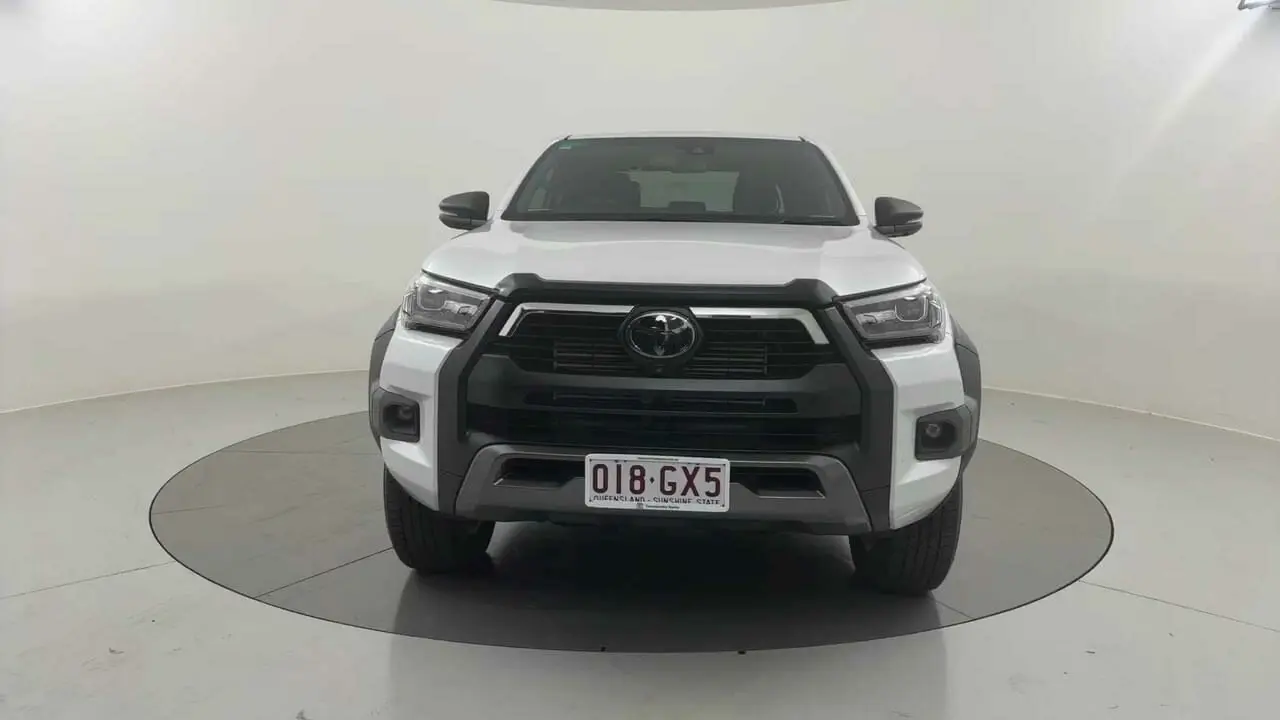 2023 Toyota Hilux Image 8