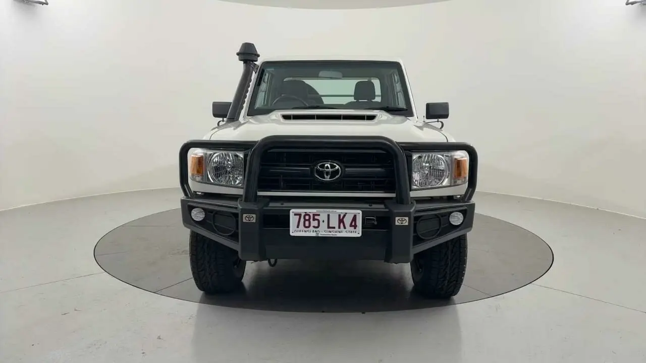 2021 Toyota Landcruiser 70 Series Image 2