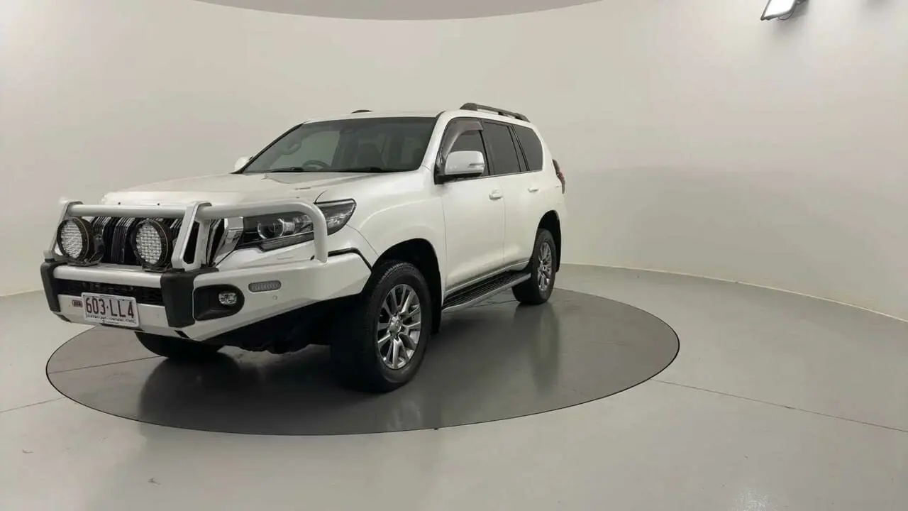 2019 Toyota Landcruiser Prado Image 1