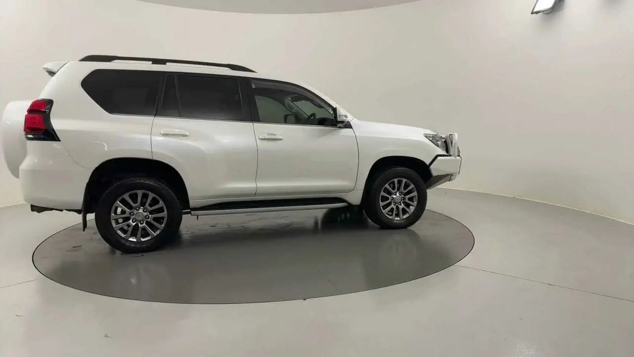 2019 Toyota Landcruiser Prado Image 5