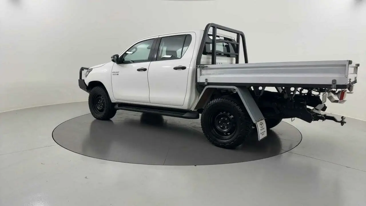 2021 Toyota Hilux Gallery Image 3