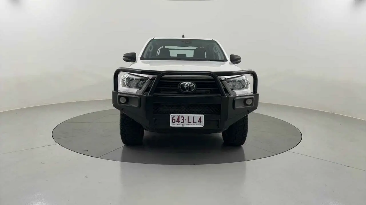 2021 Toyota Hilux Gallery Image 8