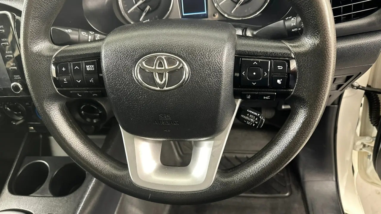 2021 Toyota Hilux Image 11