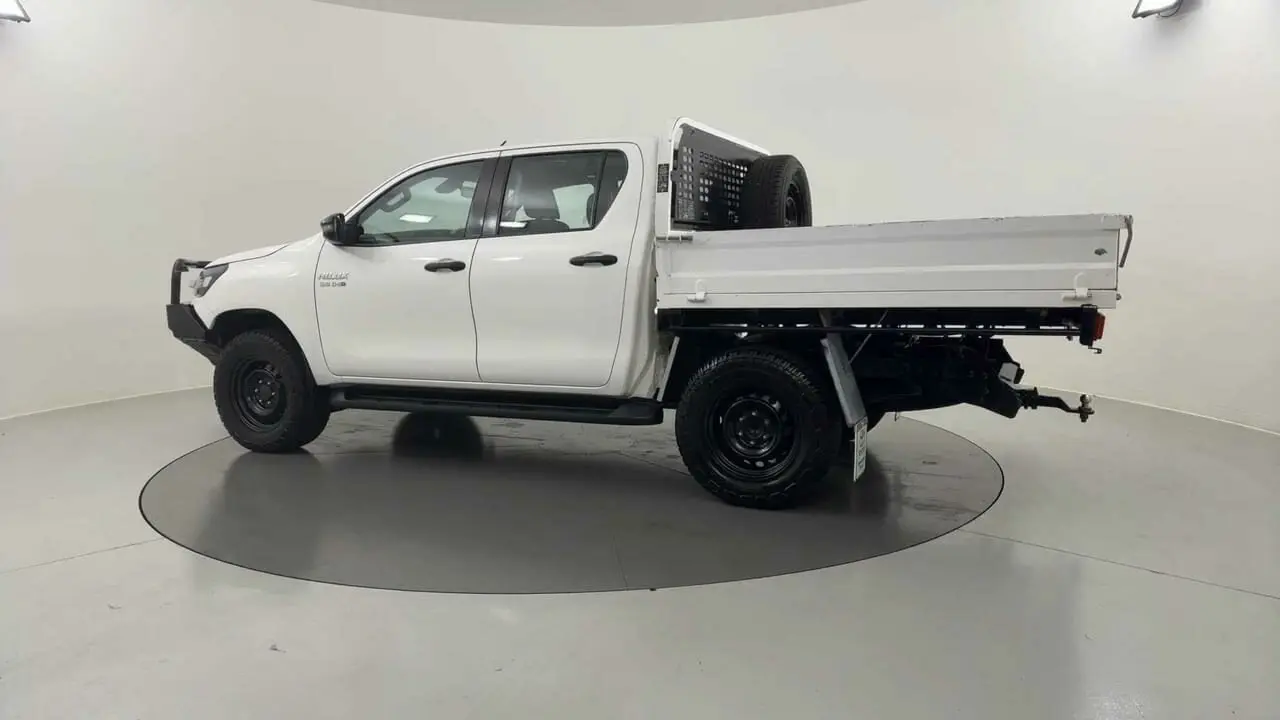 2021 Toyota Hilux Image 3