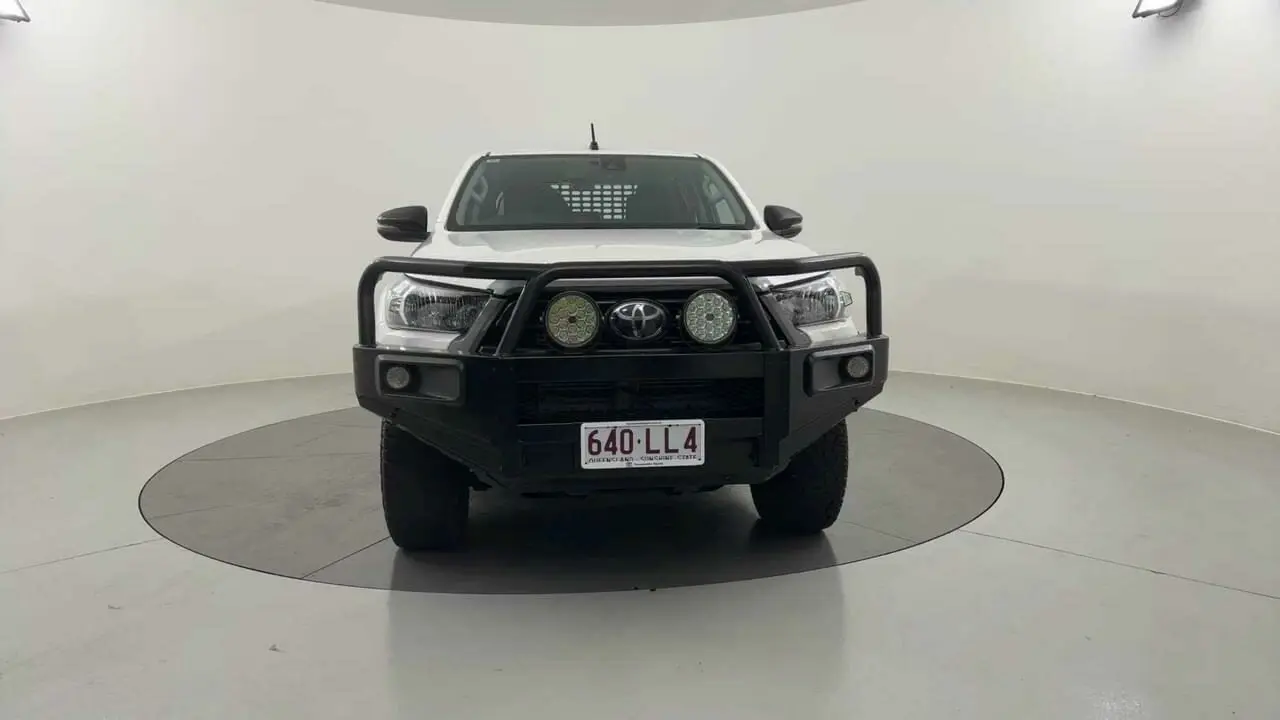 2021 Toyota Hilux Image 8