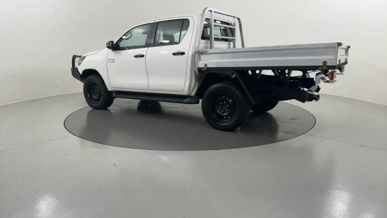 2021 Toyota Hilux Gallery Image 3