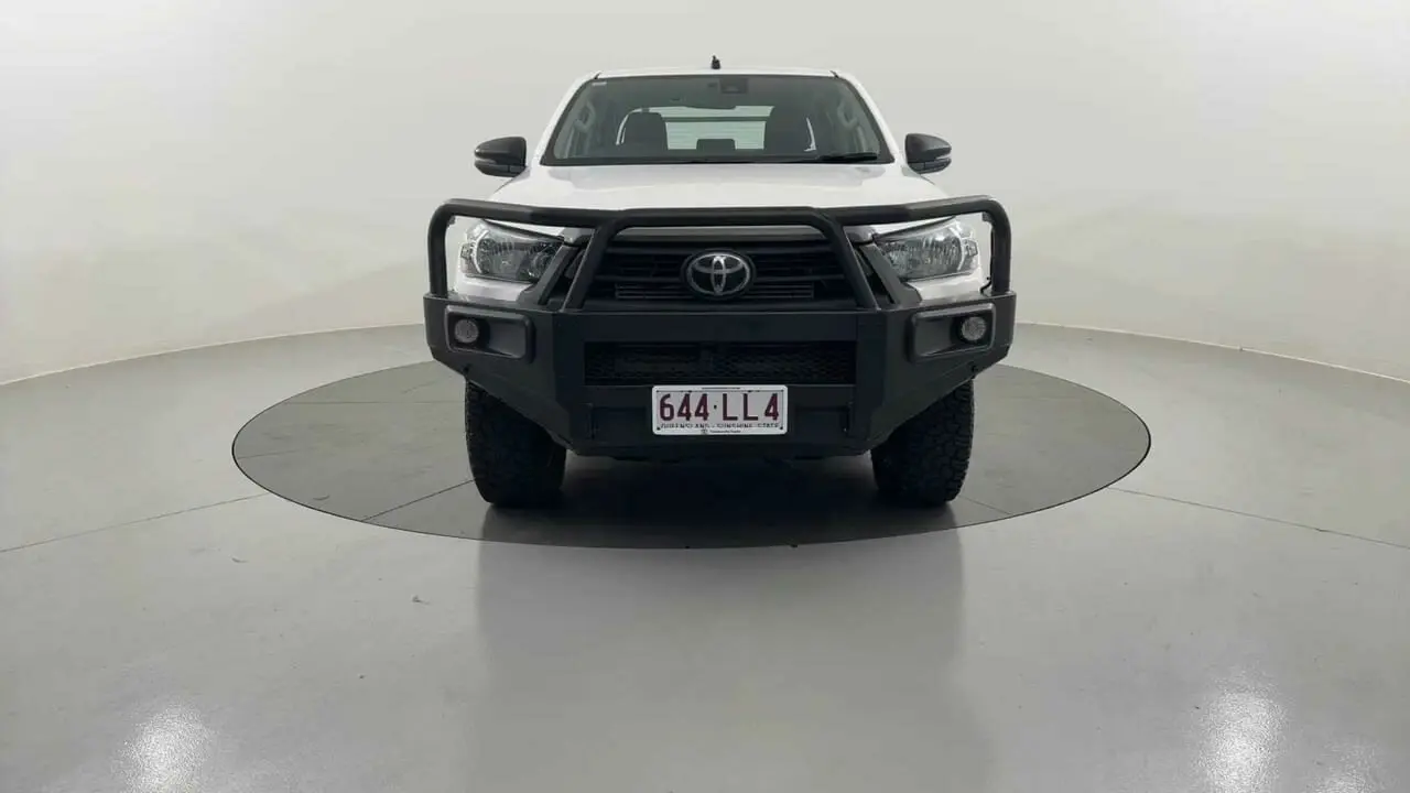 2021 Toyota Hilux Gallery Image 8