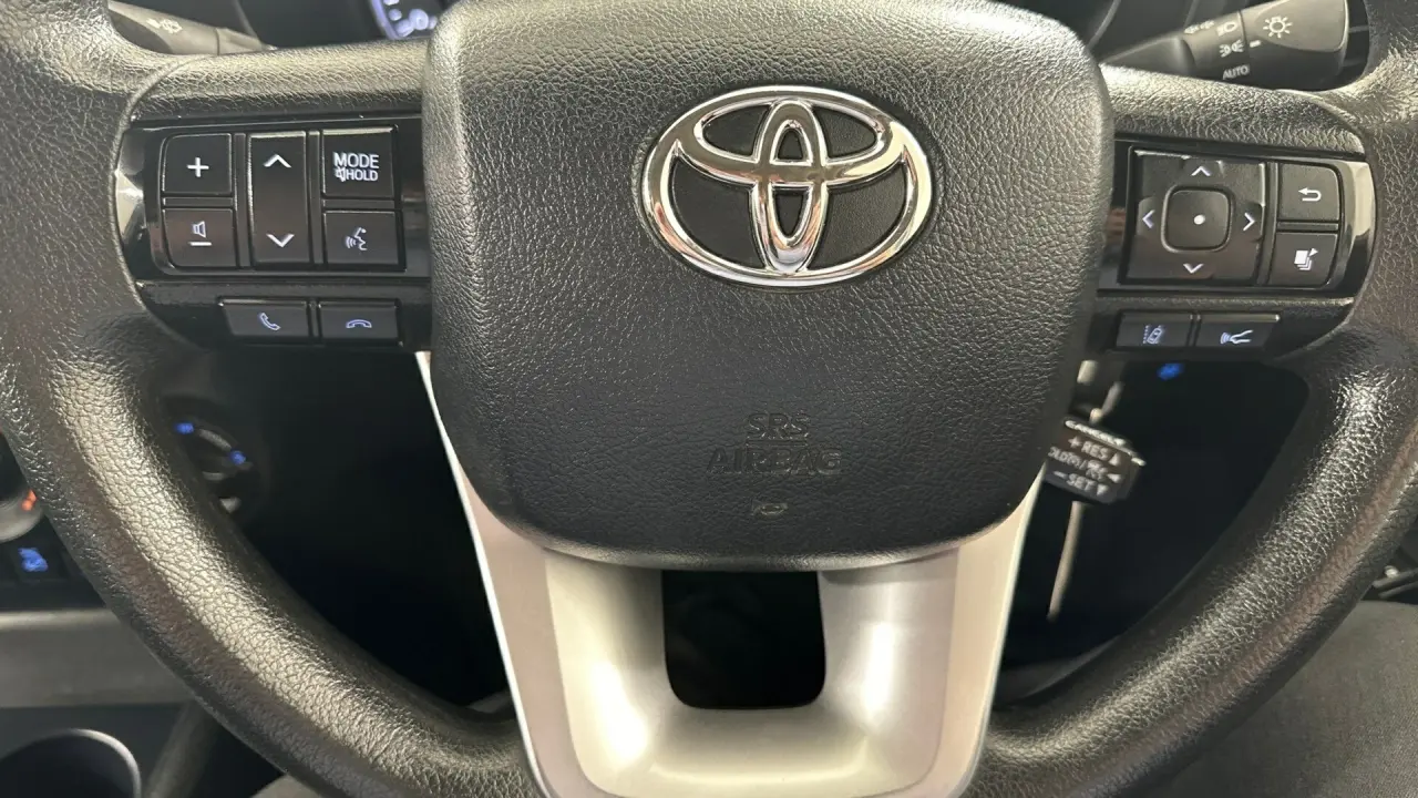 2021 Toyota Hilux Gallery Image 11