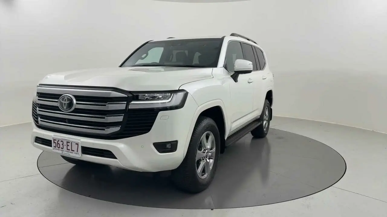 2022 Toyota Landcruiser Image 1