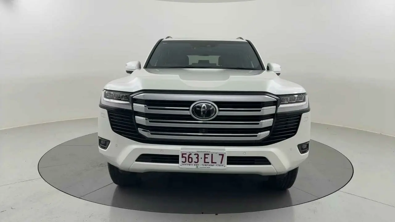 2022 Toyota Landcruiser Image 2