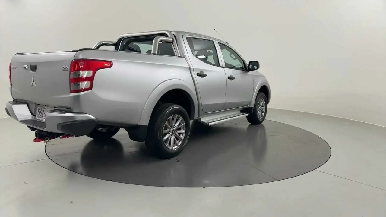 2016 Mitsubishi Triton Gallery Image 5