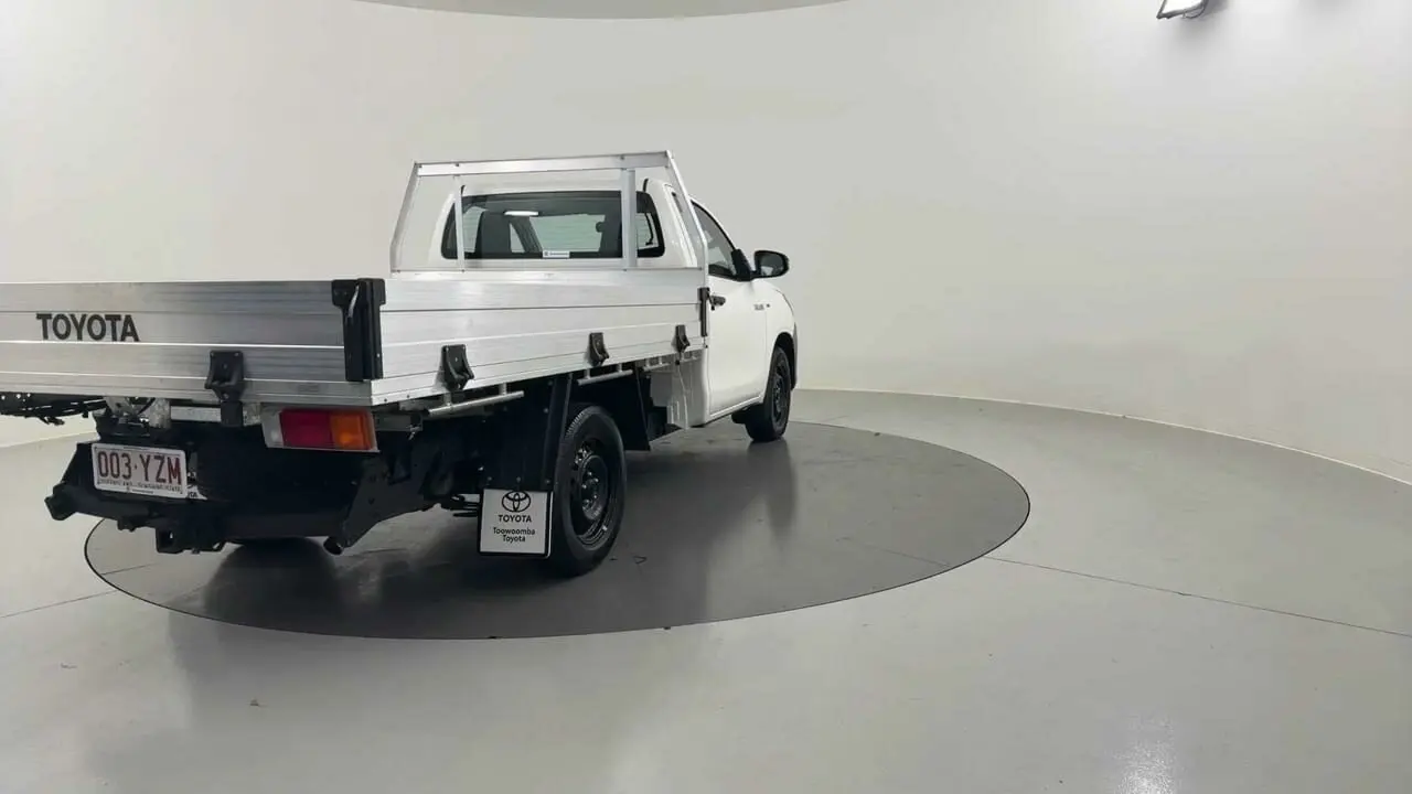 2019 Toyota Hilux Image 4